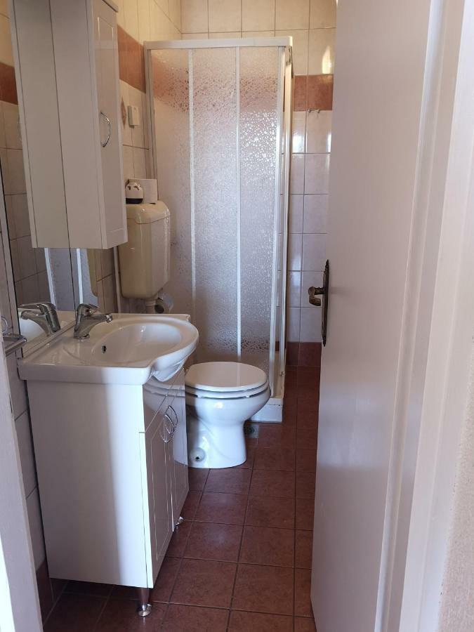 Apartments Nikola Đảo Krk Ngoại thất bức ảnh